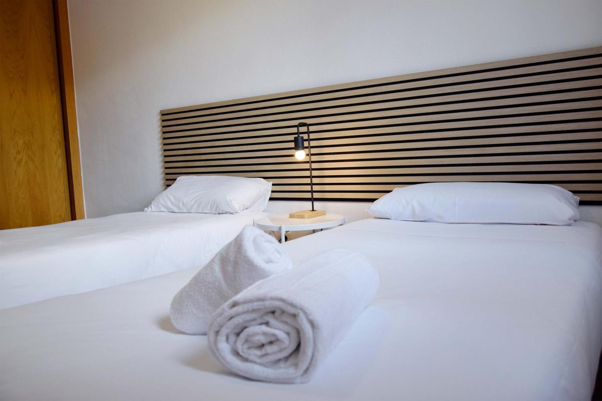 Apartamentos El Pilar Suites 3000 ซาราโกซา ภายนอก รูปภาพ