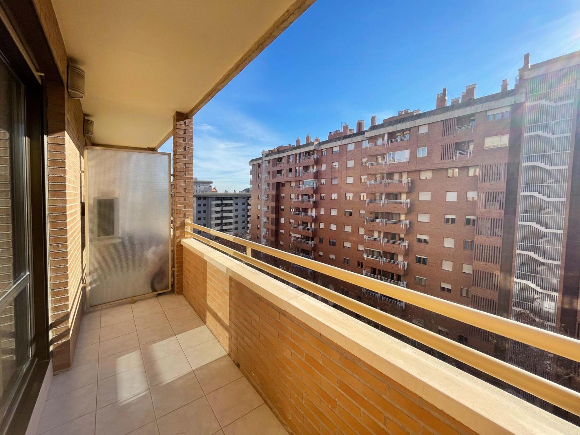 Apartamentos El Pilar Suites 3000 ซาราโกซา ภายนอก รูปภาพ