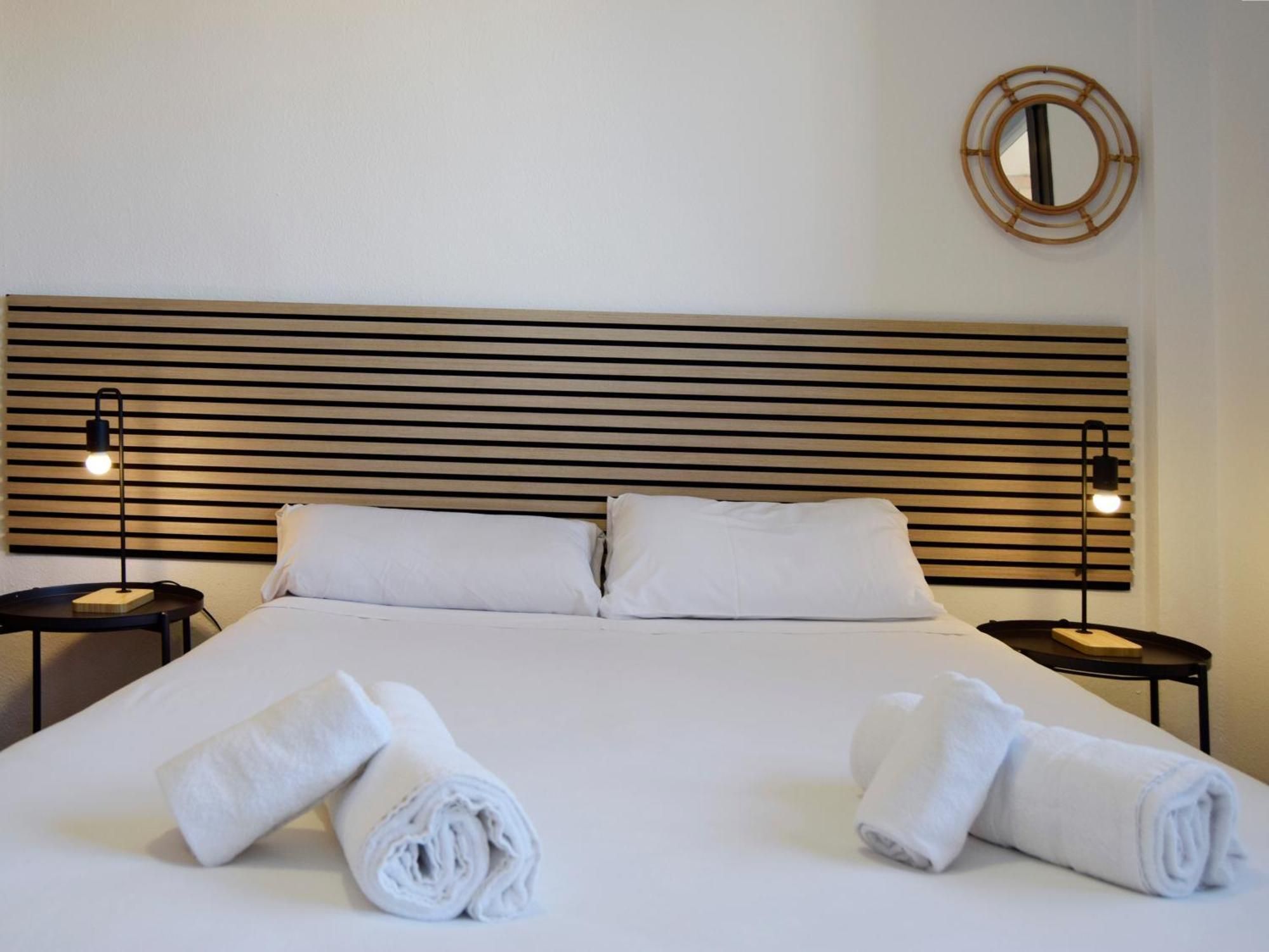 Apartamentos El Pilar Suites 3000 ซาราโกซา ภายนอก รูปภาพ